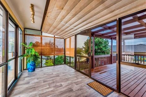 Photo of property in 27 Hassan Drive, Massey, Auckland, 0614