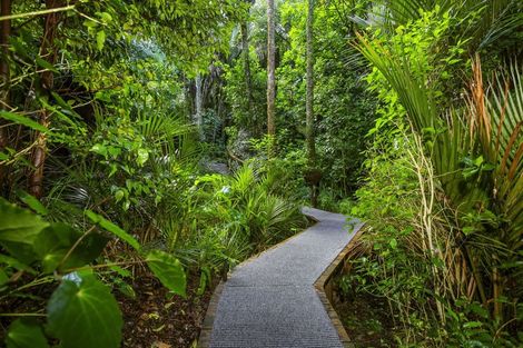 Photo of property in 1/51 Roberts Road, Glenfield, Auckland, 0629