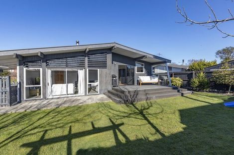 Photo of property in 2 Watson Place, Rangiora, 7400
