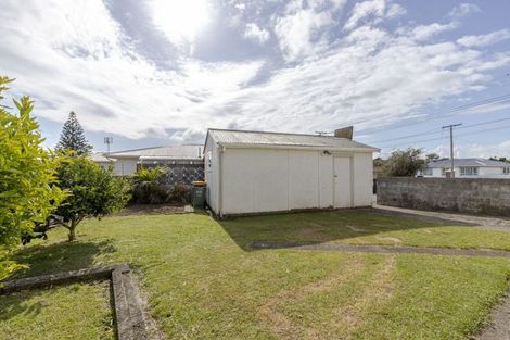 Photo of property in 55 Banks Street, Marfell, New Plymouth, 4310