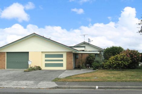 Photo of property in 7f2- Roband Crescent, Brown Owl, Upper Hutt, 5018
