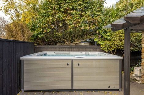 Photo of property in 2 Buscot Gate, Avonhead, Christchurch, 8042