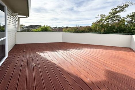 Photo of property in 21a Madison Place, Forrest Hill, Auckland, 0620