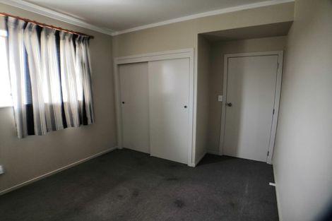 Photo of property in 67 Lincoln Park Avenue, Massey, Auckland, 0614
