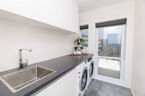 Photo of property in 33 Rochdale Drive, Churton Park, Wellington, 6037
