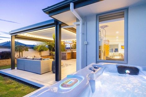 Photo of property in 2 Aparima Place, Awatoto, Napier, 4110