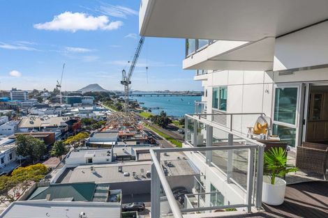 Photo of property in 12/72a Devonport Road, Tauranga, 3110
