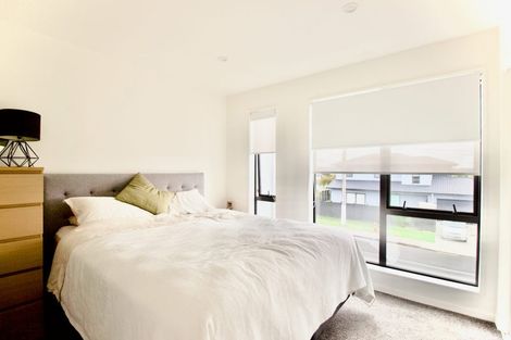 Photo of property in 5/1a Royal View Road, Te Atatu South, Auckland, 0610