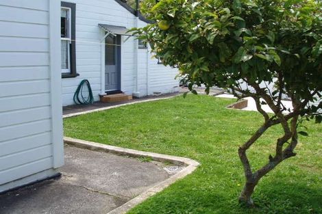 Photo of property in 18-20 Poplar Grove, Thorndon, Wellington, 6011