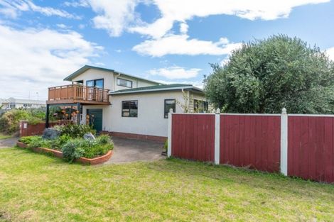 Photo of property in 3 Toru Road, Paraparaumu Beach, Paraparaumu, 5032