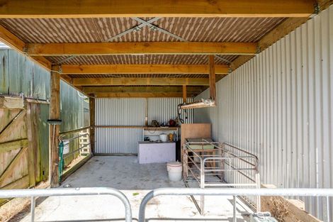 Photo of property in 208 Adelaide Road, Dannevirke, 4930