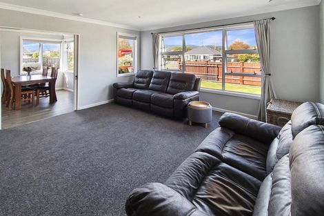 Photo of property in 77 Fraser Crescent, Elderslea, Upper Hutt, 5018