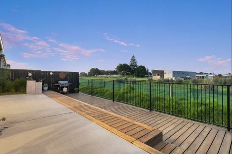 Photo of property in 5a Te Wharo Drive, Papamoa, 3118