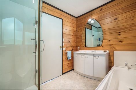 Photo of property in 17 Adams Road, Thornton Bay, Thames, 3575