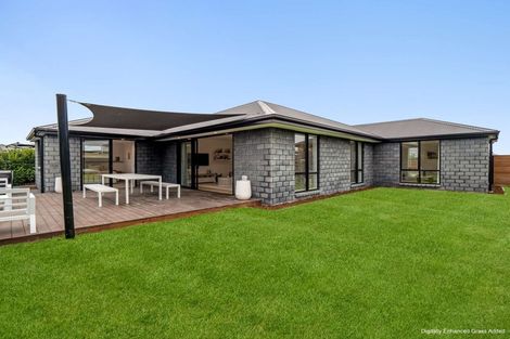 Photo of property in 10 Lewis Crescent, Rolleston, 7614