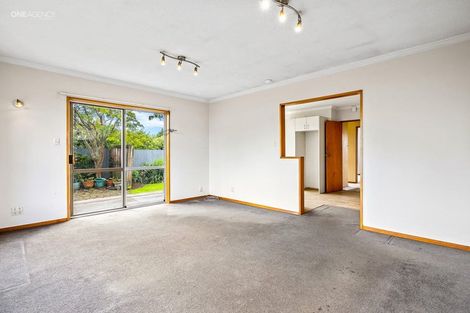 Photo of property in 2/11 Momorangi Crescent, Redwood, Christchurch, 8051