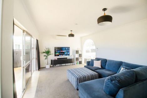 Photo of property in 32 Palliser Place, Milson, Palmerston North, 4414