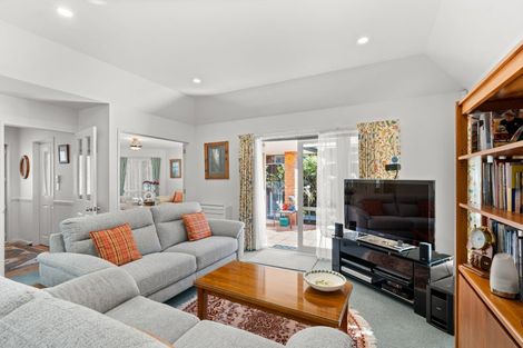 Photo of property in 5 Amesbury Mews, Avonhead, Christchurch, 8042