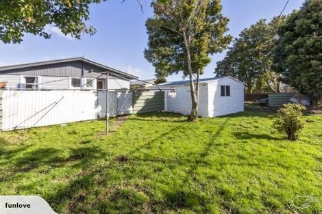 Photo of property in 98 Edgewater Drive, Pakuranga, Auckland, 2010