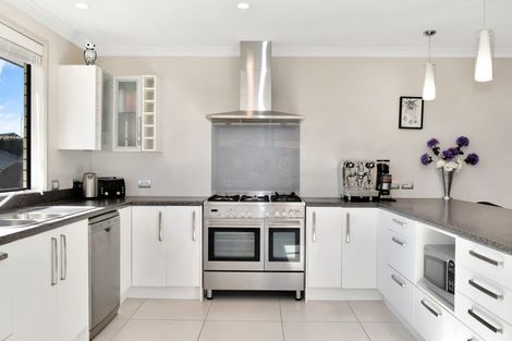 Photo of property in 1 Teal Place, Pyes Pa, Tauranga, 3112