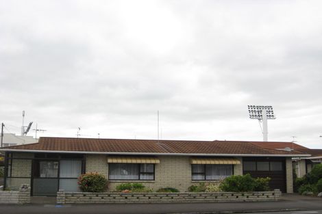 Photo of property in 3 Tukapa Street, Westown, New Plymouth, 4310