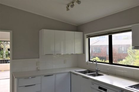 Photo of property in 43 Deverell Place, Northcross, Auckland, 0632