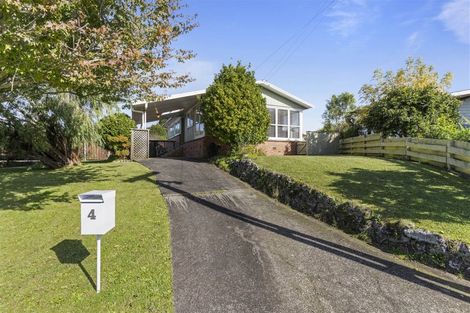 Photo of property in 4 Clendon Place, Manurewa, Auckland, 2102