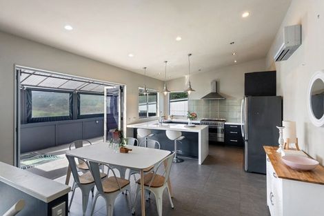 Photo of property in 14 Charlotte Way, Raumati South, Paraparaumu, 5032