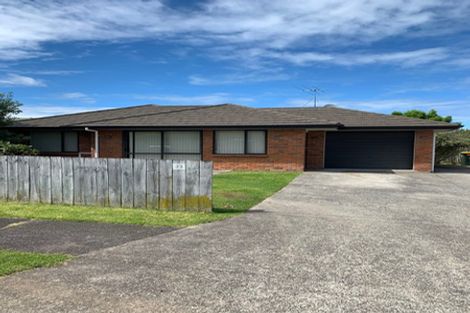 Photo of property in 33 Plumley Crescent, Mangere, Auckland, 2022