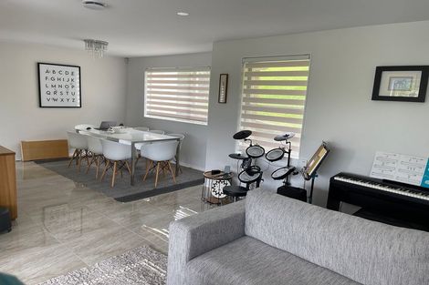 Photo of property in 17 Meteor Place, Schnapper Rock, Auckland, 0632