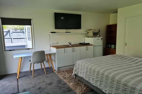 Photo of property in 28 Arataki Road, Havelock North, 4130