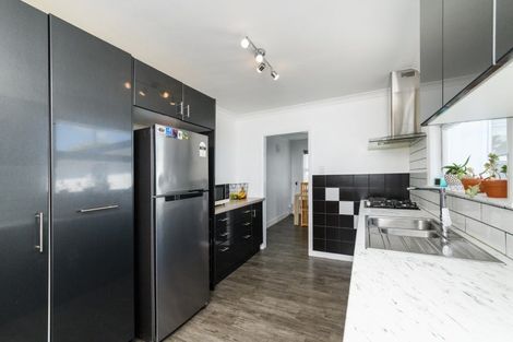 Photo of property in 6 Milton Street, Roslyn, Palmerston North, 4414