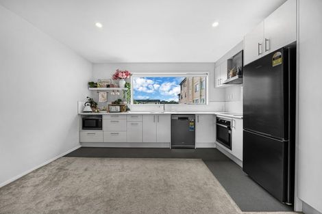 Photo of property in 11/11 Ray Small Drive, Papakura, 2110