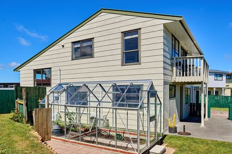 Photo of property in 33 Clipper Street, Titahi Bay, Porirua, 5022