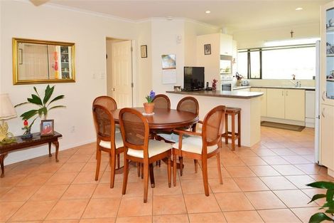 Photo of property in 31 Kath Hopper Drive, Orewa, 0931