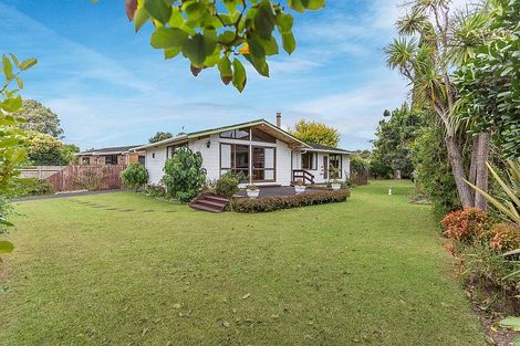 Photo of property in 17 Booker Place, Weymouth, Auckland, 2103