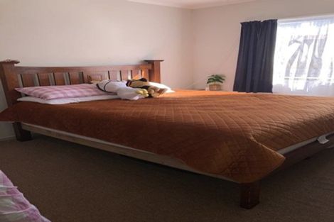 Photo of property in 5 Meadowvale Rise, Titirangi, Auckland, 0604