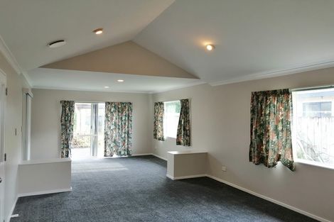 Photo of property in 12 Mellefont Close, East Tamaki Heights, Auckland, 2016