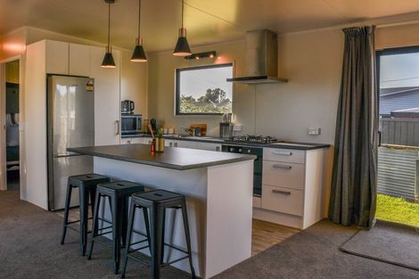 Photo of property in 52 Nash Parade, Foxton Beach, Foxton, 4815