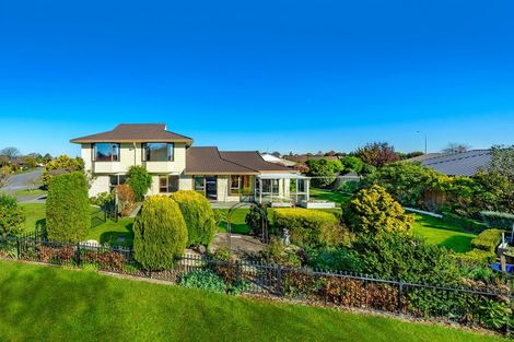Photo of property in 32 Ben Nevis Drive, Broomfield, Christchurch, 8042