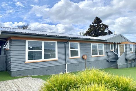 Photo of property in 12 Locket Road, Glenfield, Auckland, 0629