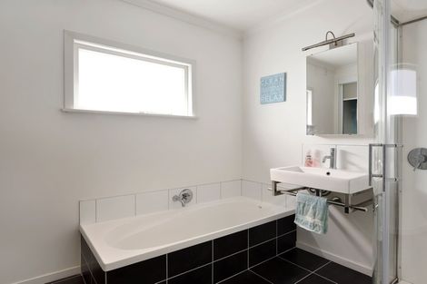 Photo of property in 60 Parkers Road, Tahunanui, Nelson, 7011