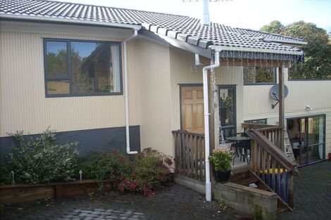 Photo of property in 2/6 Topliss Drive, Northcross, Auckland, 0632