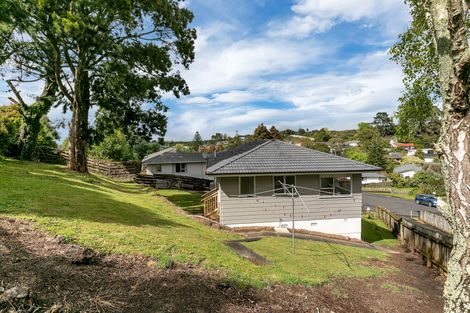 Photo of property in 9 Kama Place, Sunnynook, Auckland, 0620