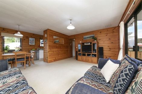 Photo of property in 1/8 Fitzwilliam Drive, Torbay, Auckland, 0630