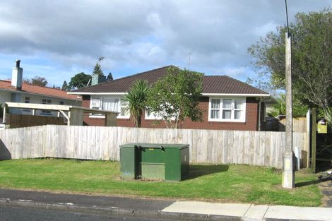 Photo of property in 7 Gill Avenue, Te Atatu Peninsula, Auckland, 0610