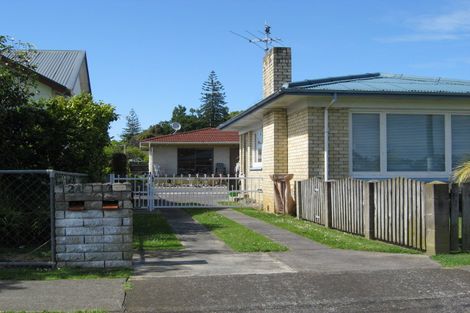 Photo of property in 1/2 Miro Road, Mangere Bridge, Auckland, 2022