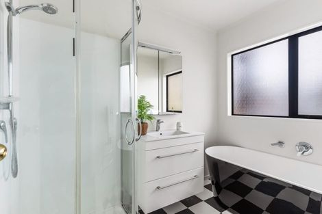 Photo of property in 1/62 Simmental Crescent, Somerville, Auckland, 2014