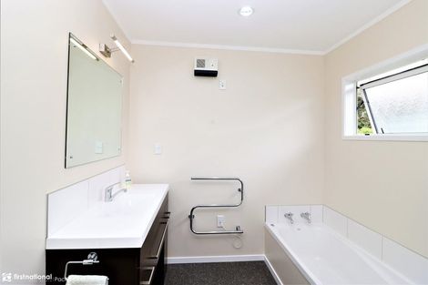 Photo of property in 44 Dolphin Drive, Whiritoa, Whangamata, 3691