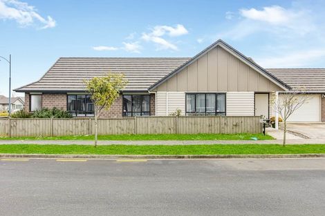 Photo of property in 14 Kotuku Crescent, Takanini, 2112